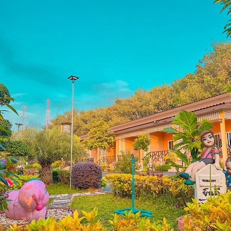 Hotel Baan Suan Mee Tang Chanthaburi Exterior foto