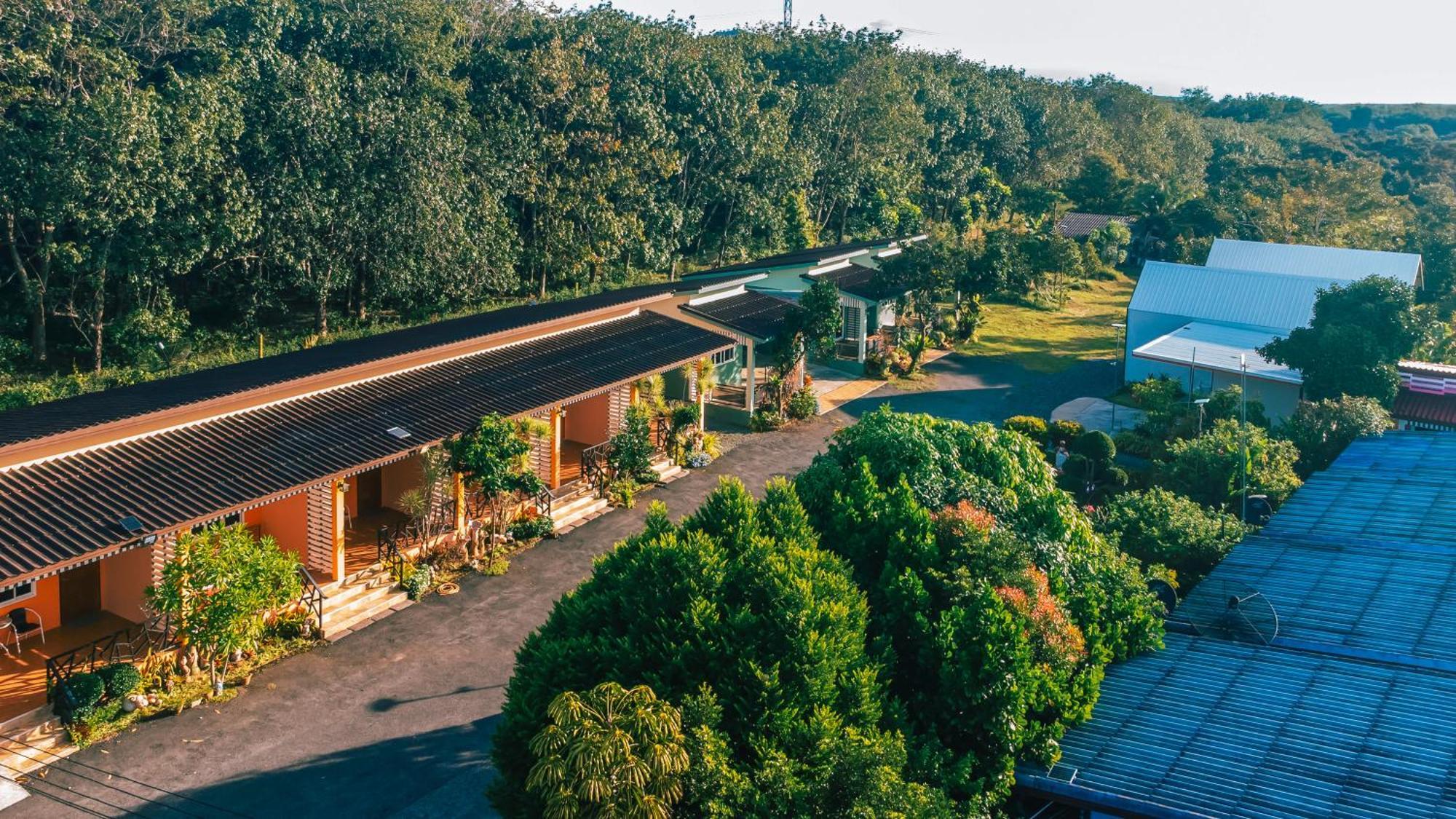 Hotel Baan Suan Mee Tang Chanthaburi Exterior foto